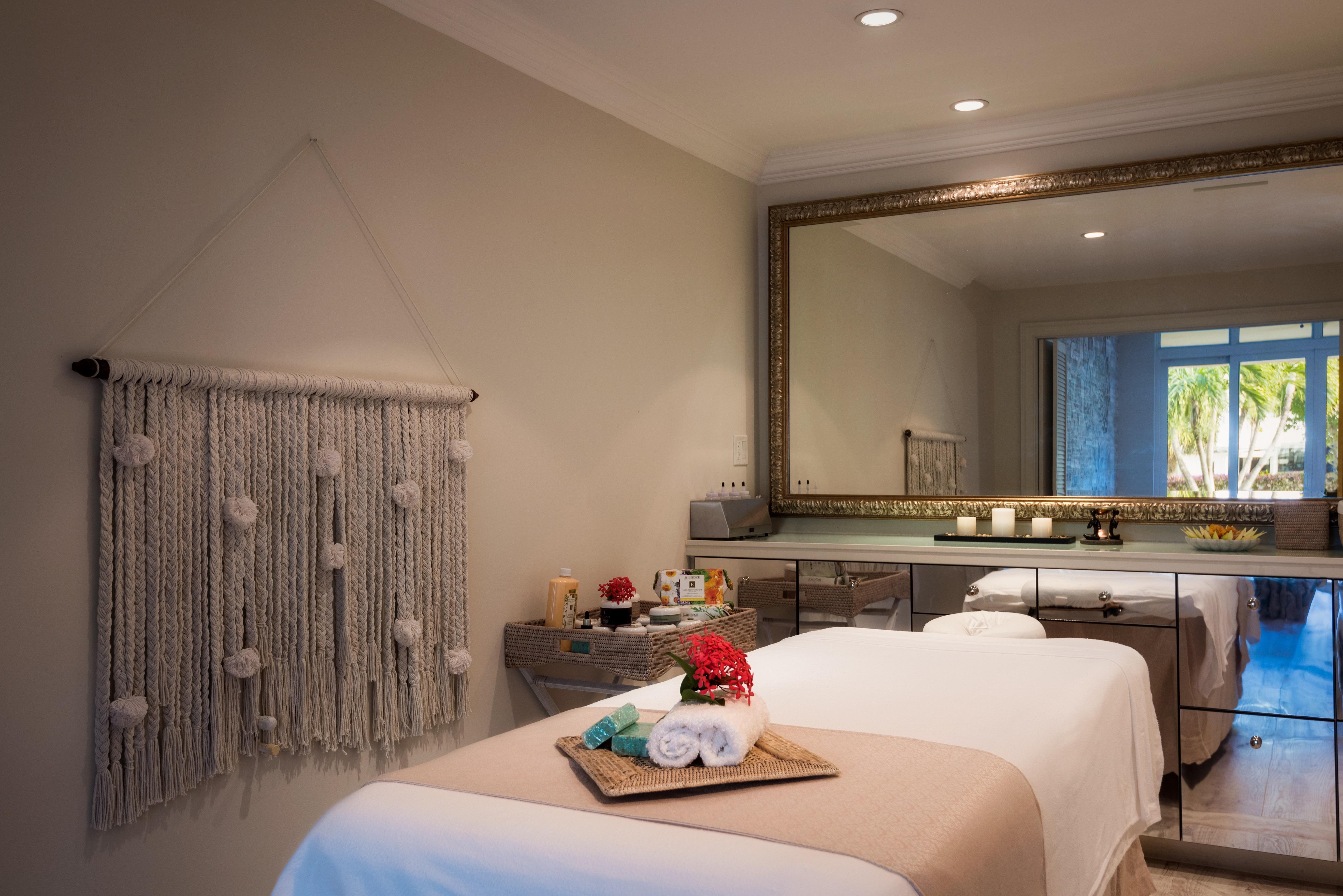 Alexandra Resort Грейс-Бэй Экстерьер фото